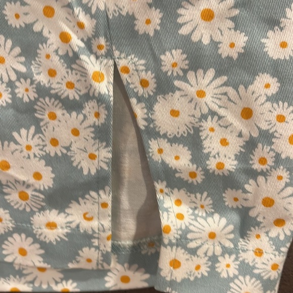 Wild fable daisy skirt - Picture 3 of 3